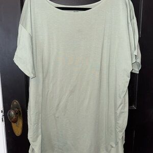 Uniqlo Light Green Short Sleeve Top
